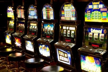 Sic Bo Dadu table layout on ythtoto showing bet zones and live dealer setup